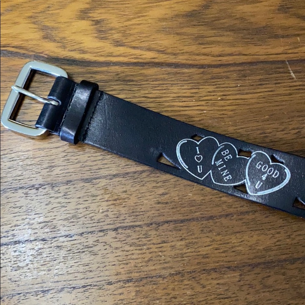🎃Betsy Johnson SweetHearts belt Black leather